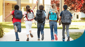 Cuidados com mochilas pesadas para crianças